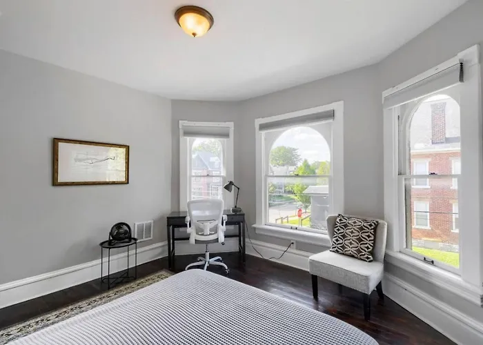 3br Victorian In Old Oaks, Near Village * Columbus