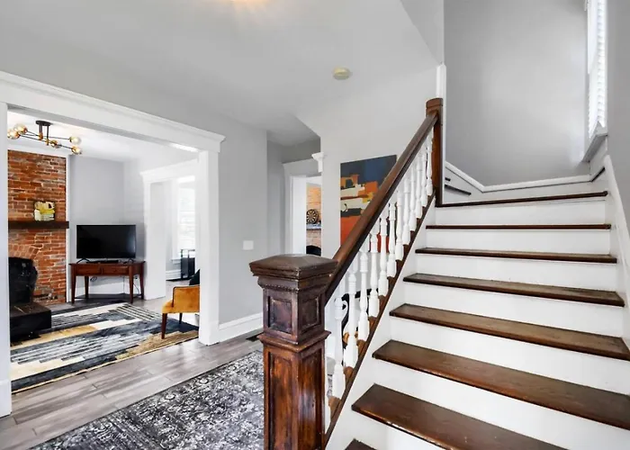 Holiday home 3br Victorian In Old Oaks, Near Village Columbus