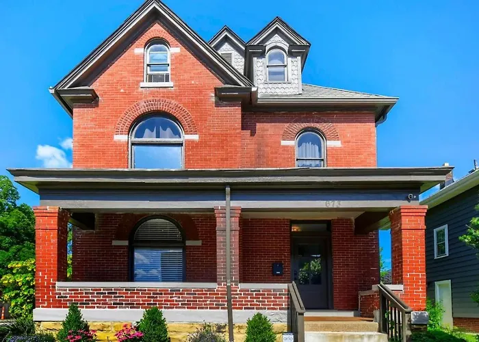 3br Victorian In Old Oaks, Near Village Columbus