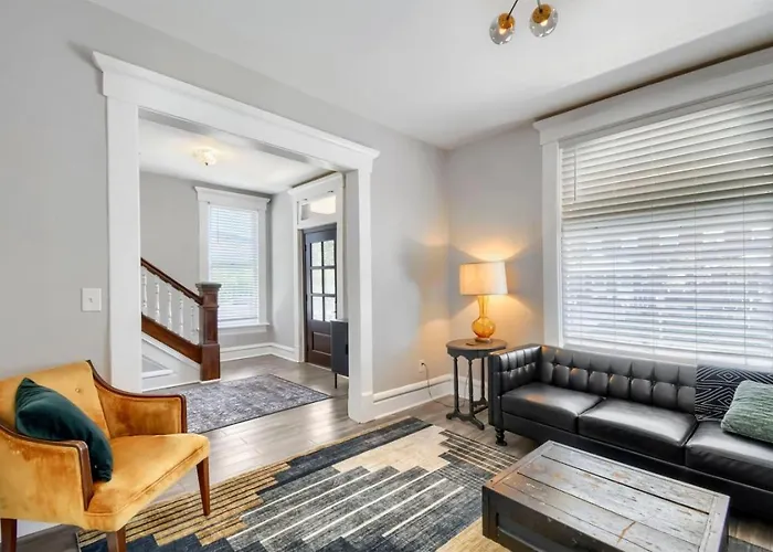 Holiday home 3br Victorian In Old Oaks, Near Village *