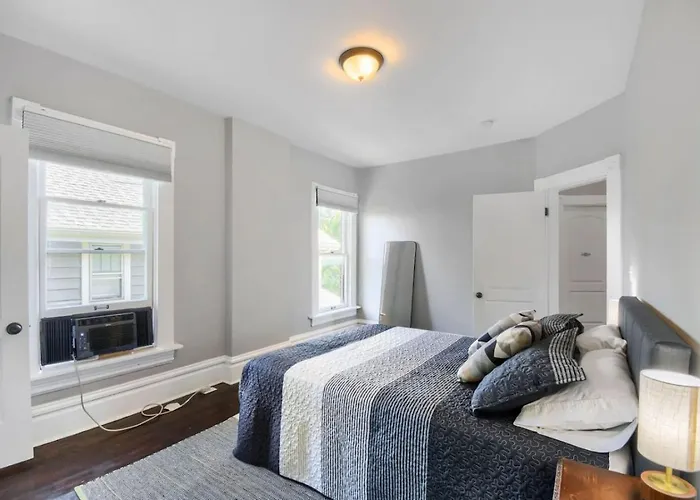 3br Victorian In Old Oaks, Near Village * Columbus