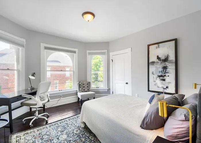 3br Victorian In Old Oaks, Near Village Holiday home Columbus
