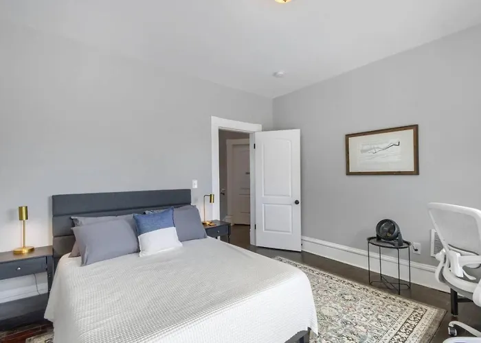 3br Victorian In Old Oaks, Near Village Holiday home